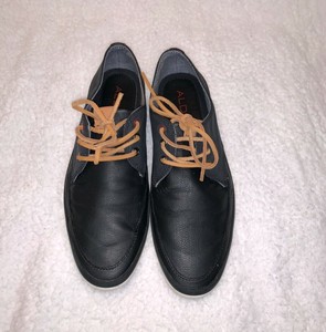 mens low profile casual shoes