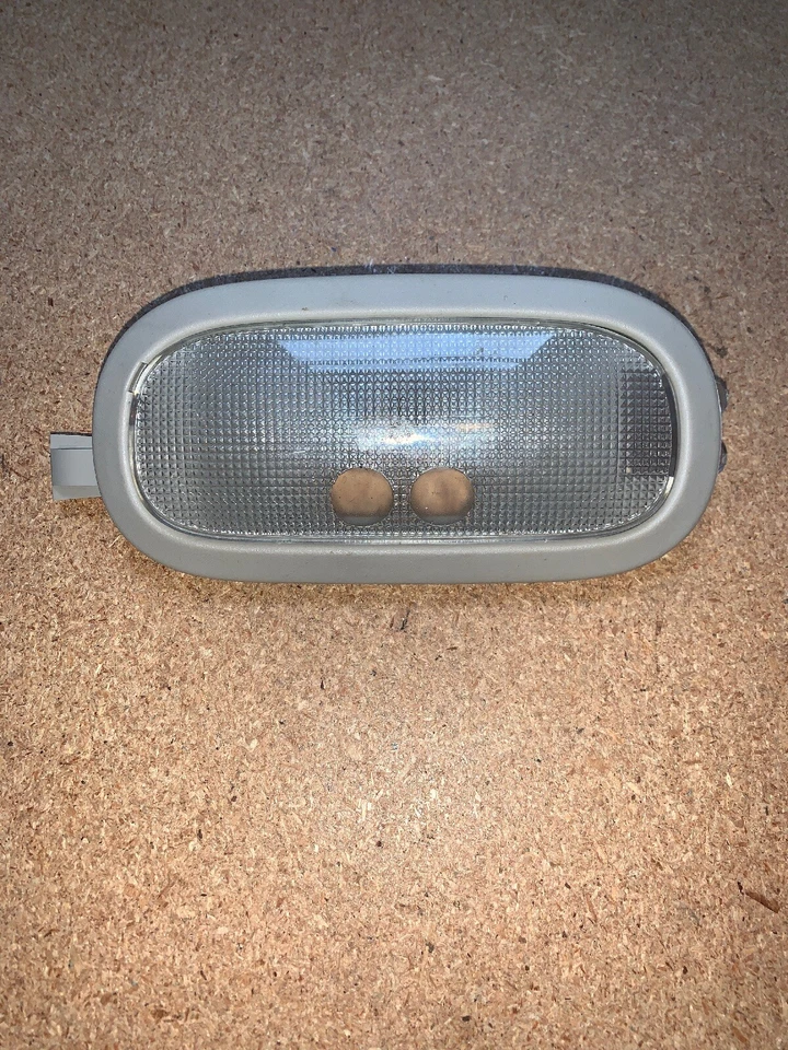 GM Chevy Silverado GMC Sierra 1500 2003-2010 arenisca interior domo luz Foto 2 de 4