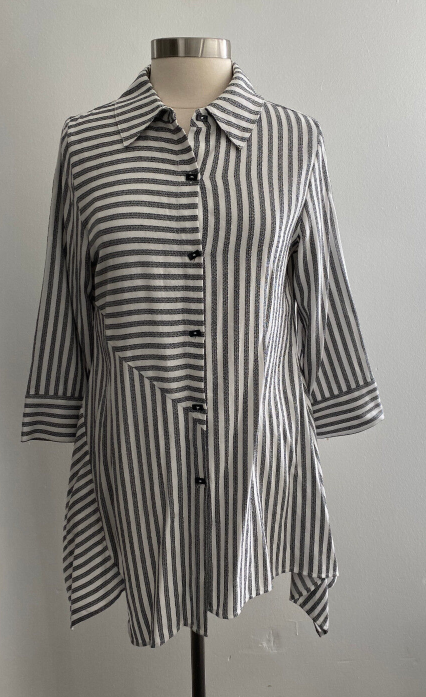 Soft Surroundings White w/ Black Stripes Lagenlook Tunic Top sz Small
