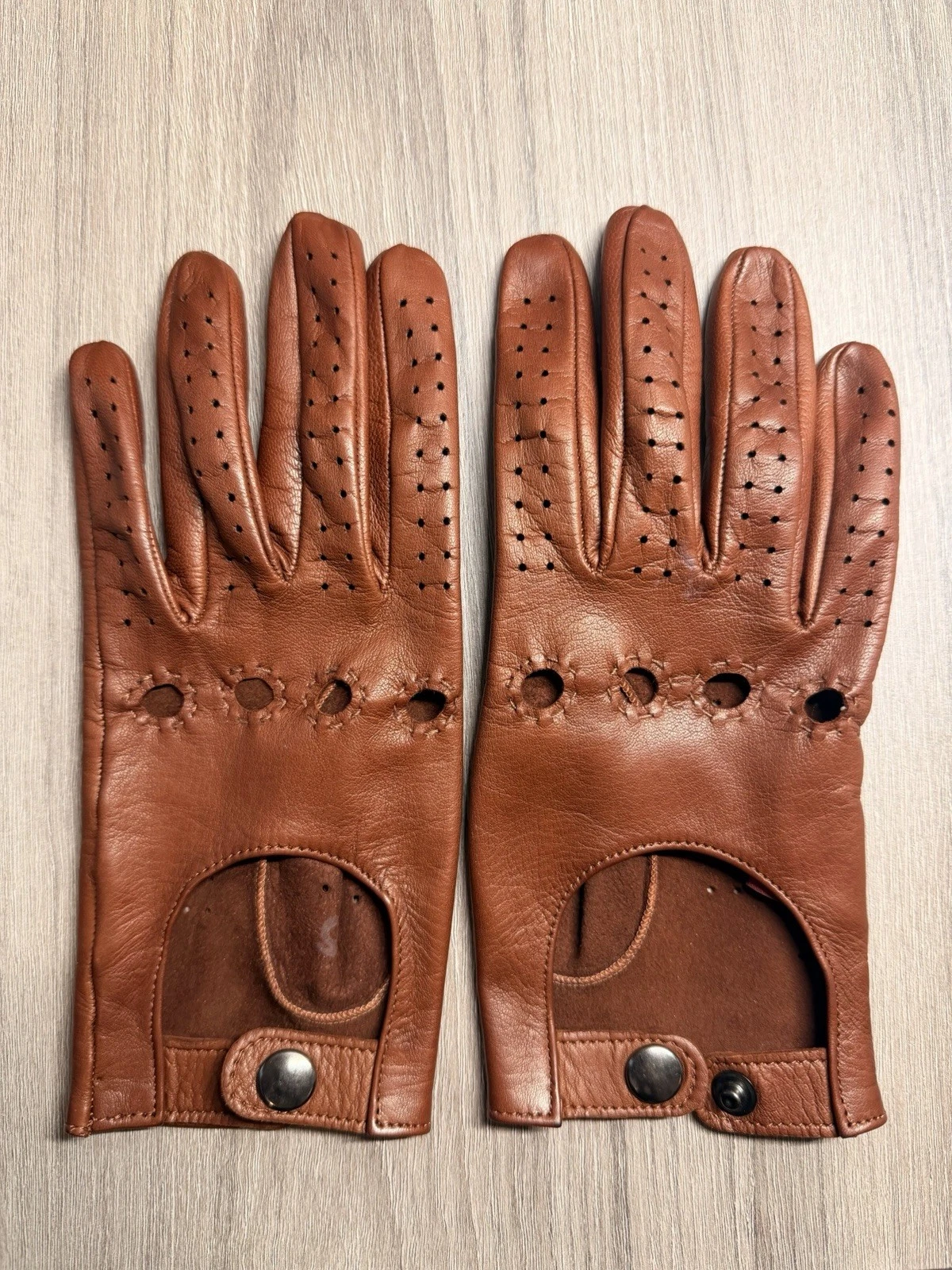 Driving Gloves By Luciano. Fit Men’s 7 / Women’s 7.5. Purchased in Florence.