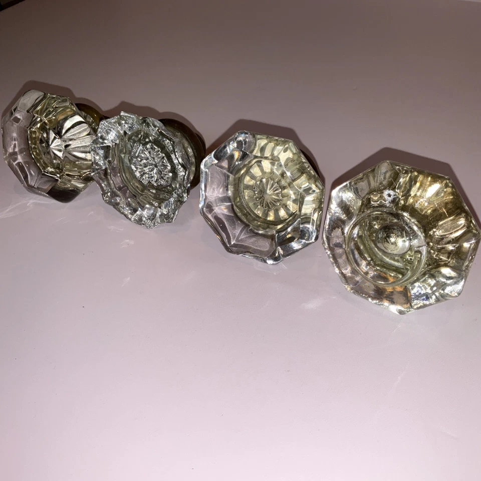 Juego de 4 perillas de puerta de vidrio vintage con bases de latón - ¡estilo cristal octágono! Foto 3 de 4