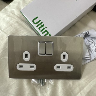 Schneider Electric schraubenlose flache Platte - doppelt geschaltete Steckdose gu3420wss