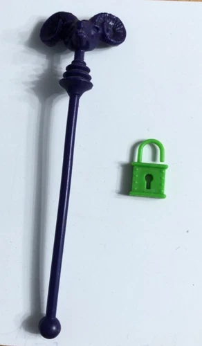 HE MAN MOTU Weapon Skeletor RAM STAFF, Green Lock Original Vintage Accessories