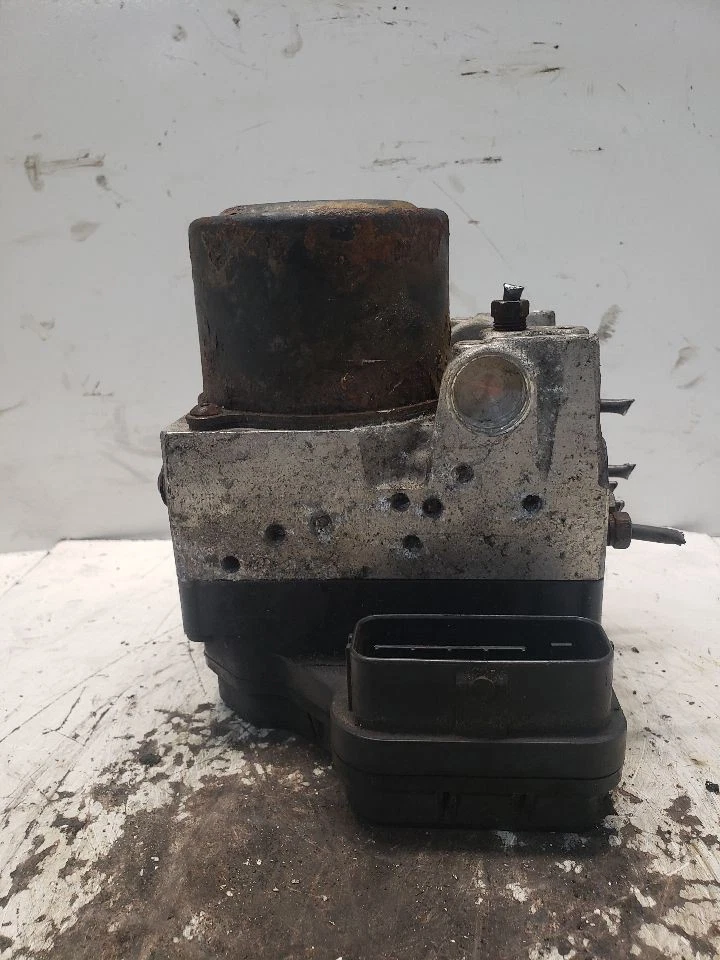 Conjunto de actuador y bomba de pieza de freno antibloqueo para 04-05 RAV4 1377853 Foto 2 de 4