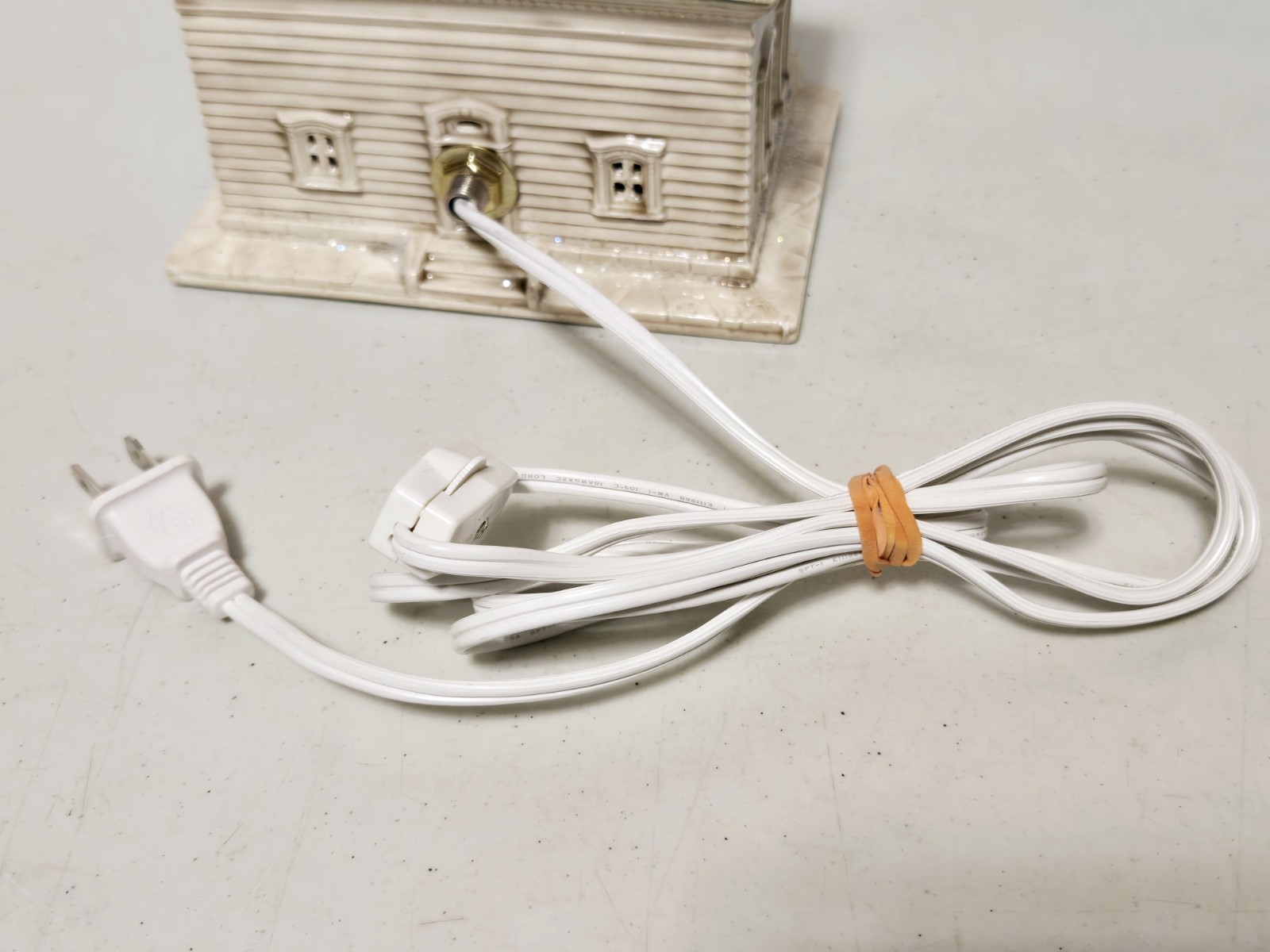 Vtg Byron Molds 70s-80s Ceramic Green & Tan Victorian Home - Electric Light Up