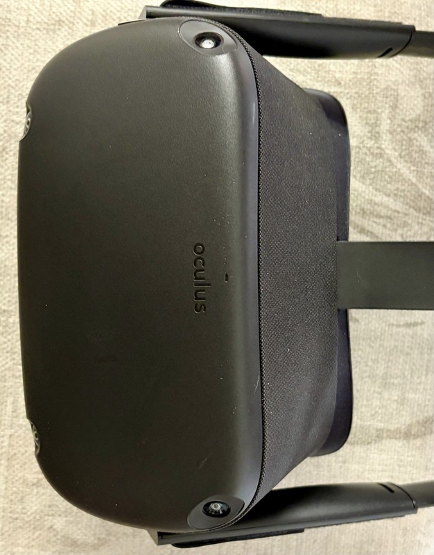 Meta Oculus Quest All-in-one VR Gaming Headset - Black 