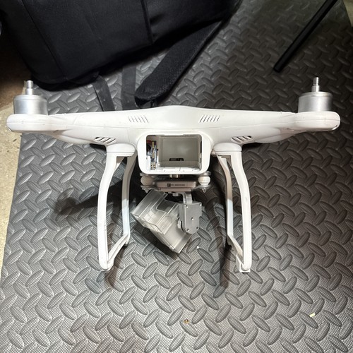 DJI Phantom 3 Standard Quadcopter Camera Drone - White (Parts Only - as is) - Picture 5 of 12
