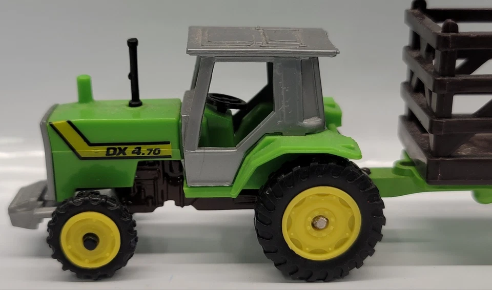Yatming Road Tough DX 4.70 Farm Tractor with Hay Wagon Diecast and Plastic  1:64 - Image 4 of 4