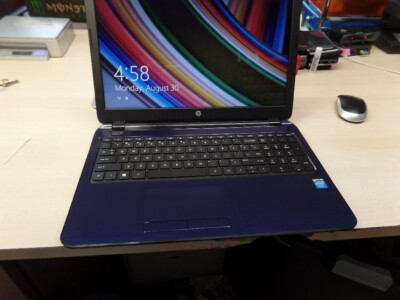 HP 15-R034DS Laptop Intel Celeron 4GB RAM 1TB HDD Win DVD-RW 