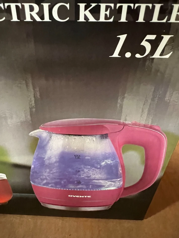 Hervidor de agua eléctrico portátil de vidrio Ovente con filtro 1,5 L fucsia KG83F Foto 2 de 4
