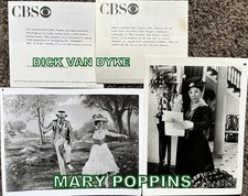 WALT DISNEY'S MARY POPPINS 2 ORIGINAL STILLS-JULIE ANDREWS,DICK VAN DYKE-CAPTION