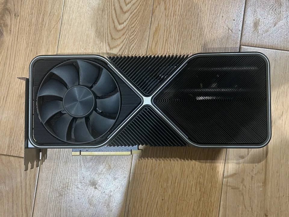 (WITH BOX) NVIDIA GeForce RTX 3090 Founders Edition 24GB GDDR6X Graphics Card - Image 2 of 4