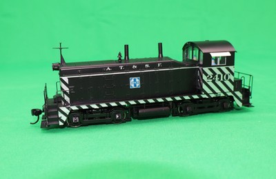 Walthers HO 920-50502 - Proto - EMD NW2 Diesel Locomotive ''Atchison, Topeka &