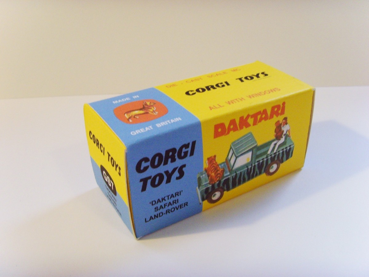 CORGI No. 438 - DAKTARI - SAFARI LAND ROVER - Display/ repro box