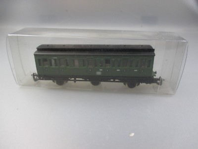 Zeuke / BTTB Spur TT: Dreiachsiger 2 Klasse Wagen der DB   (Stiege29)