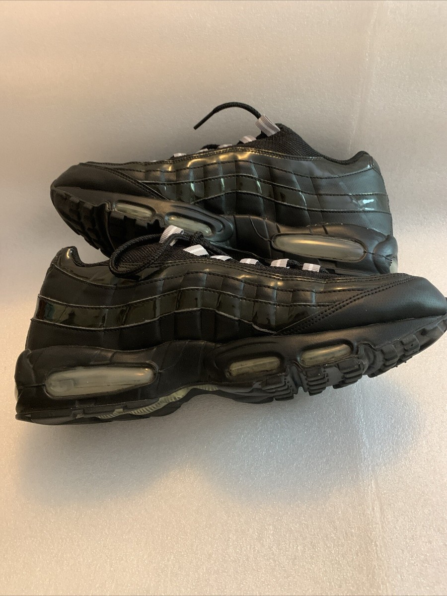NIKE Air Max 95 ブラック s-l400.jpg