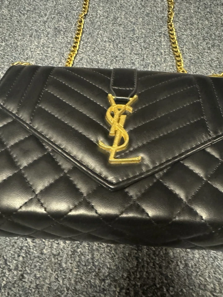 Bolso Bandolera Yves Saint Laurent Cuero Negro Sobre Negro Foto 2 de 4