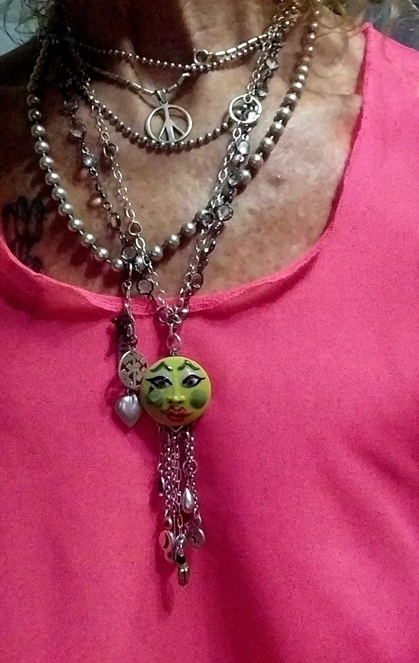 Collar Talismán Artesanal Cara Luna Porcelana Joan Miller Estilo Tabra 925SS ÚNICO EN SU CLASE Foto 4 de 4