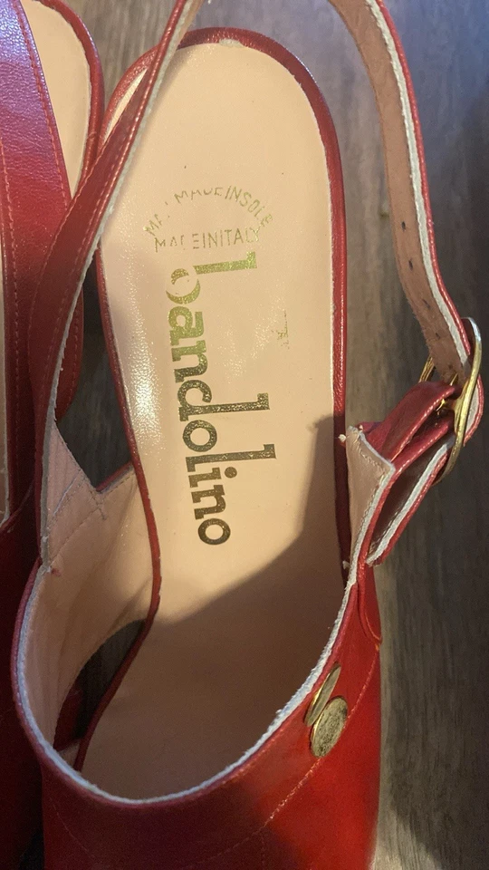 Tacones rojos vintage Bandolino, Italia talla 6 1/2 Foto 3 de 4