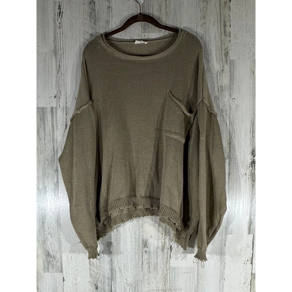 Suéter tejido caballete tostado mediano de gran tamaño holgado desgastado deshilachado bolsillo en el pecho Foto 2 de 4