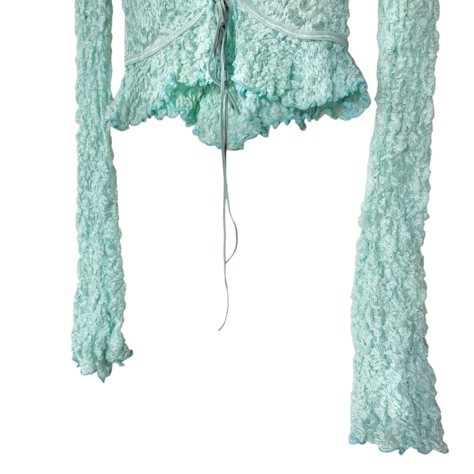 Cardigã Y2K XOXO verde perfeito renda gravata frontal cropped tamanho M - Imagem 2 de 4