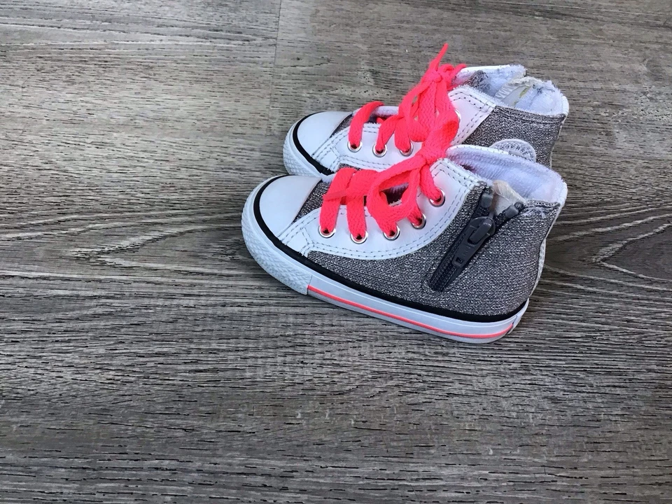 Tênis Converse Hi Top Prata e Rosa Quente Meninas Criança Tamanho 5 Zíper 750600 - Imagem 4 de 4
