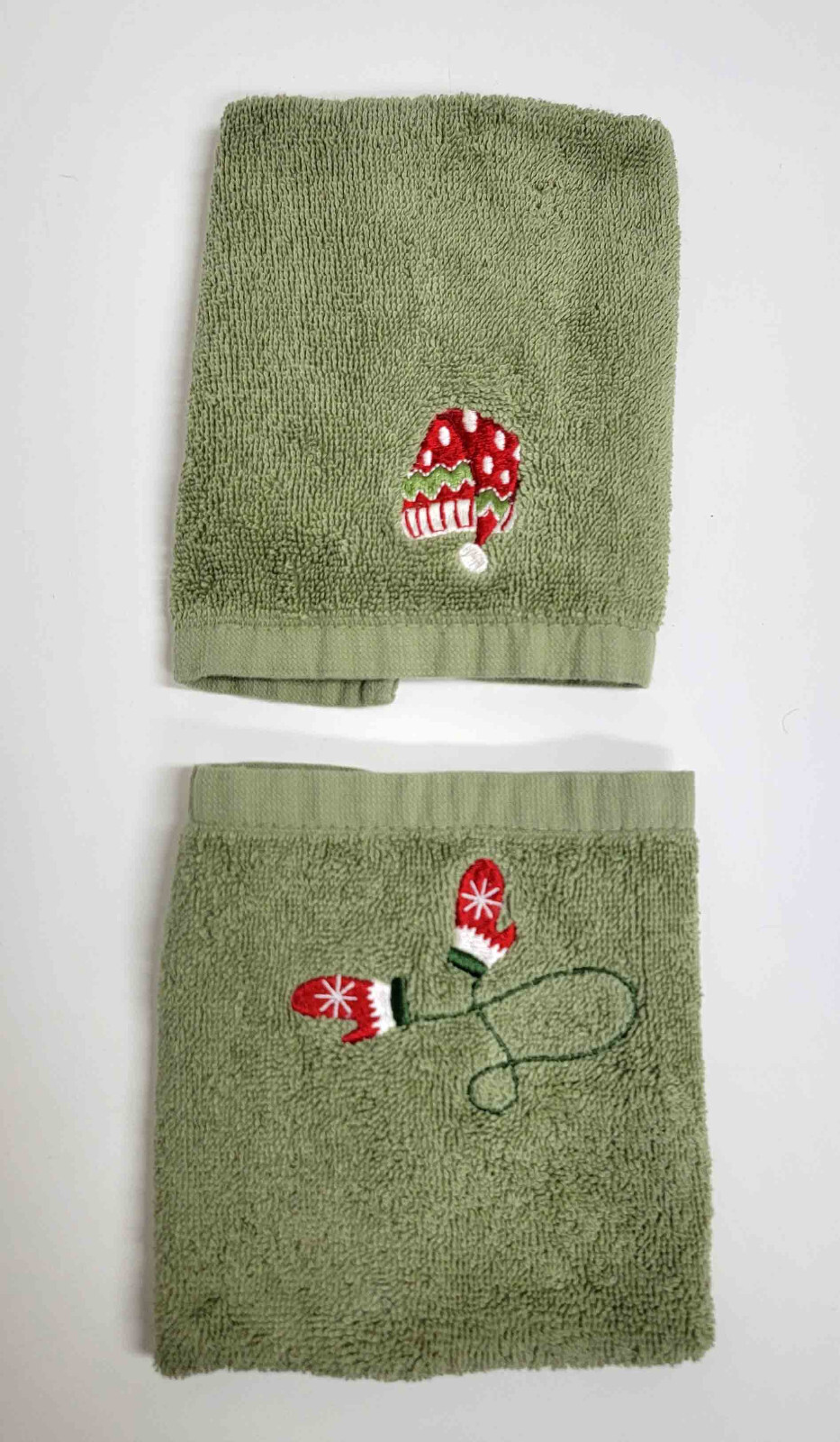 Christmas Bathroom Hand Towels Set of 2 Solid Green Color XMAS 11.5" x