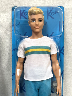 Ver keer Ken van Mattel ut de jaren 1960. Ken 1, 2 en 4 komen ut