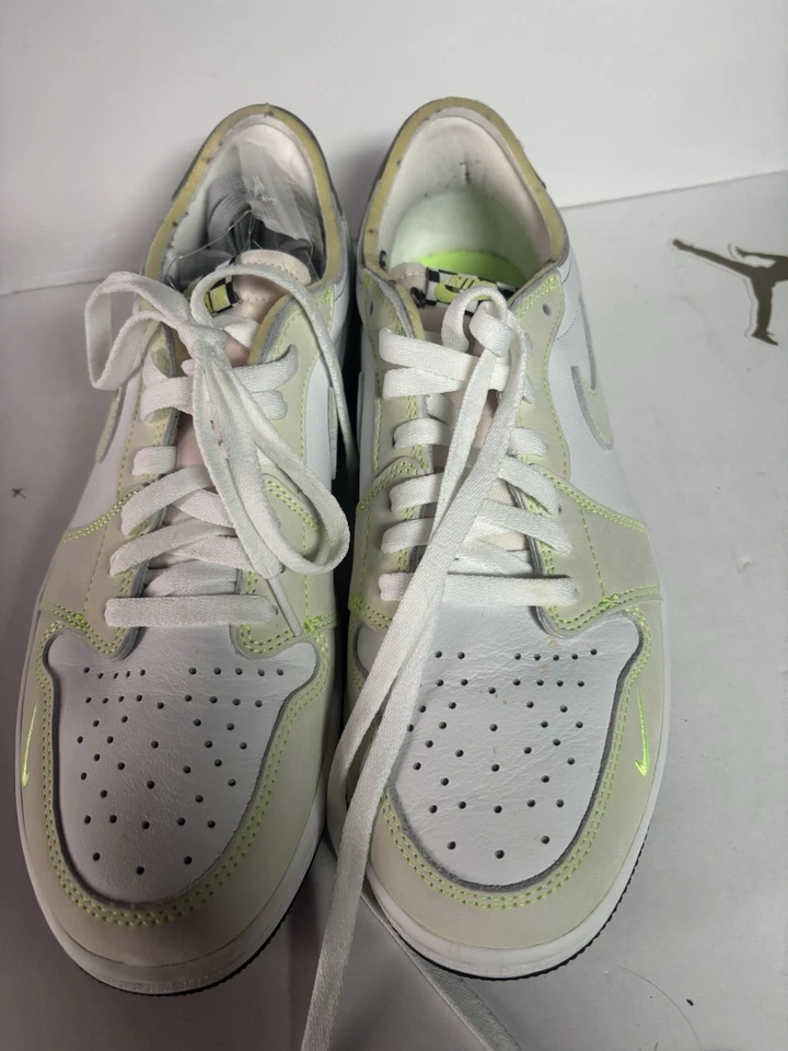 Talla 10.5 - Air Jordan 1 Retro OG Low Ghost Green Foto 3 de 4