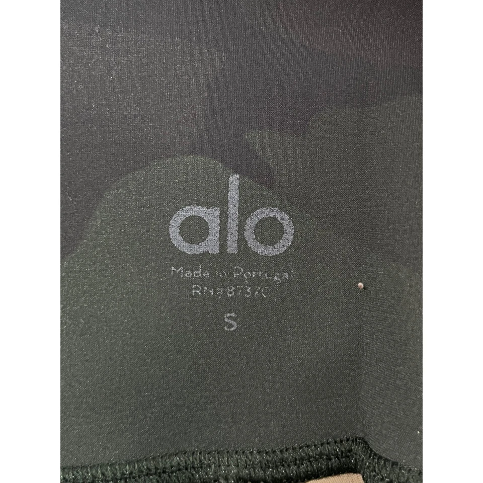 Leggings Alo Yoga Camuflados Cintura Alta Talla S Verde Negro Entrenamiento Atletismo Usados en Excelente Condición Foto 2 de 4