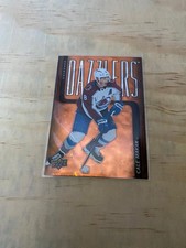 Upper Deck 2025-26 Series 1 Dazzlers Orange DZ-31 Cale Makar Colorado Avalanche