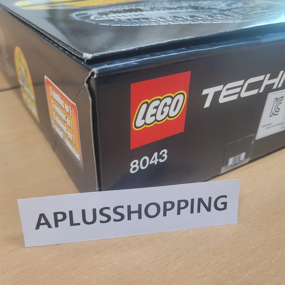 Lego 8043 Motorized Excavator 1123pcs SEALED - Image 4 of 4