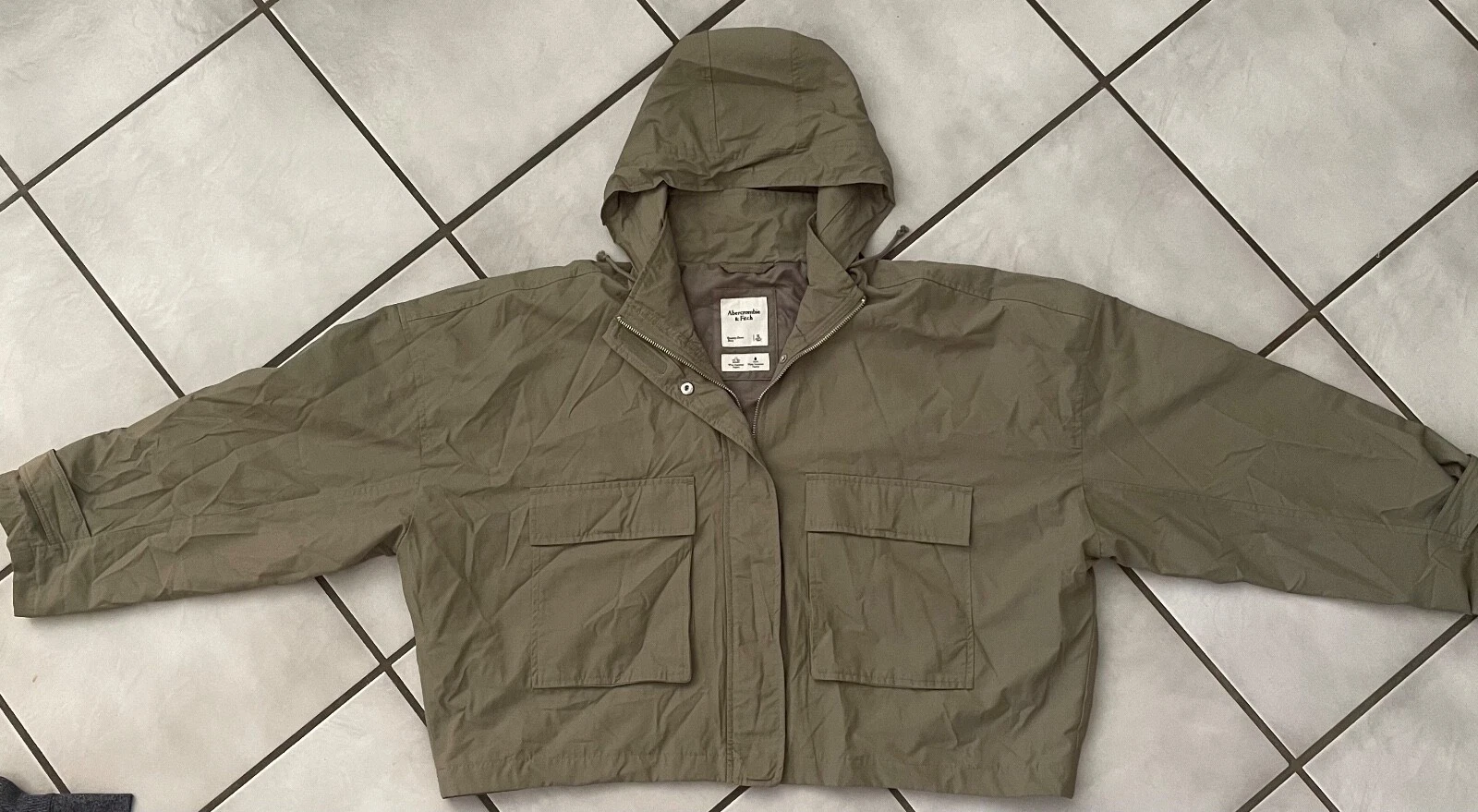 Abercrombie & Fitch Windbreaker and Rain Jacket Sage/khaki Size XL