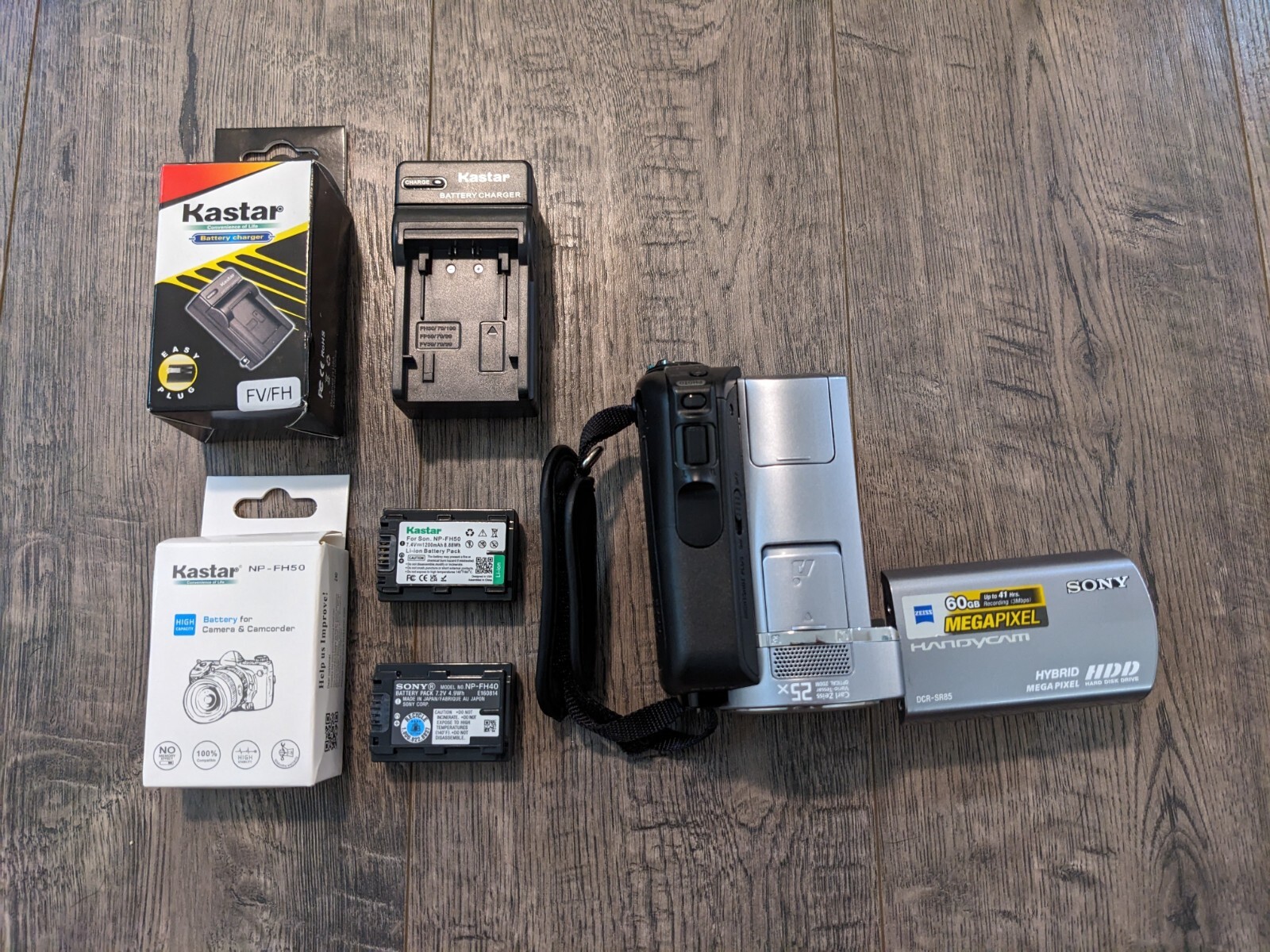 Sony Handycam DCRSR85 60GB HDD Camcorder TESTED w/ 2 Batteries and