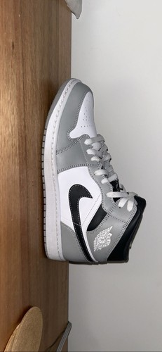 Size 11 - Jordan 1 Mid Light Smoke Grey - Picture 7 of 18