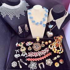 ESTATE MIRIAM HASKELL, SCHREINER, JULIANA D&E CROWN TRIFARI KRAMER & MORE-25 PCS