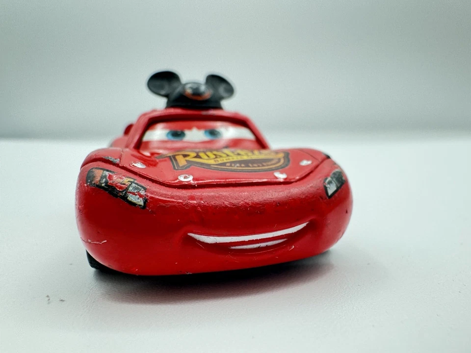 Disney Pixar Cars Lightning McQueen con Mickey Ears Sombrero Diecast Raro Exclusivo Foto 4 de 4