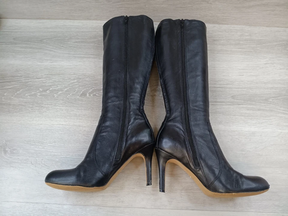 Botas para mujer Corso Como Dapper talla 7,5 M de cuero negro hasta la rodilla minimalistas... Foto 4 de 4