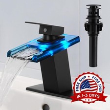 Grifo de ba o con cascada LED para fregadero de 1/3 orificios acabado en negro