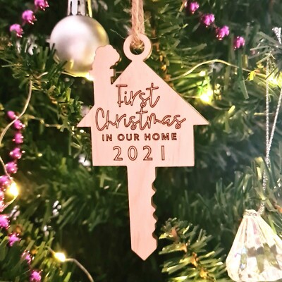 First Christmas In Our New Home ~ Christbaumkugel aus Holz Dekoration
