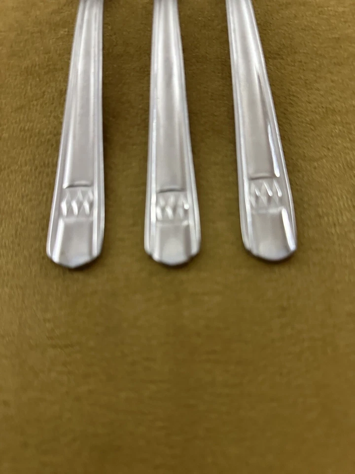 (3) Tenedores de ensalada CUISINART WESTLAKE Diamond 18/10 cubiertos de acero inoxidable Foto 2 de 4