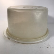 TUPPERWARE Cake Taker 684-2 and 683-2 No Handle