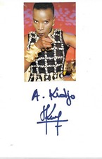 Angelique Kidjo Autogramm signed 10x15 cm Karteikarte mit Magazinbild