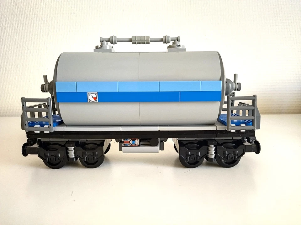 LEGO Train MOC Custom - Gas Tank Wagon & pdf instructions - Photo 4/4