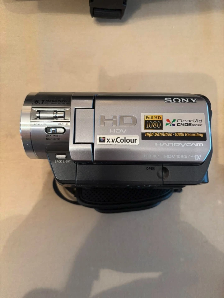 SONY HDR-HC7E CAMCORDER MiniDV HDV HD. PAL + INSTRUCTIONS+CD+REMOTE+CASE - Image 2 of 4
