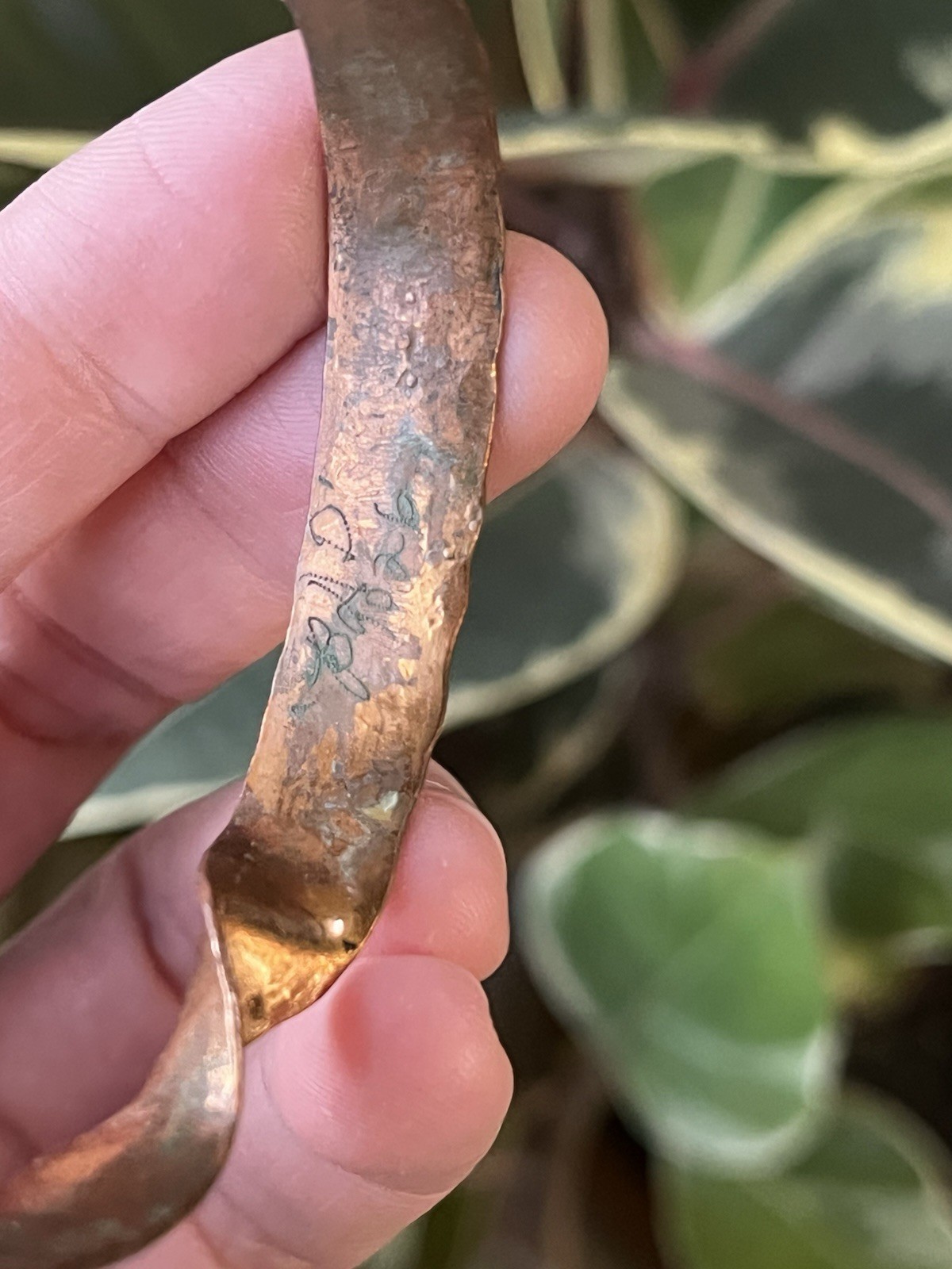 Artisan SIGNED Copper Cuff Bracelet Hammered, Twi… - image 4