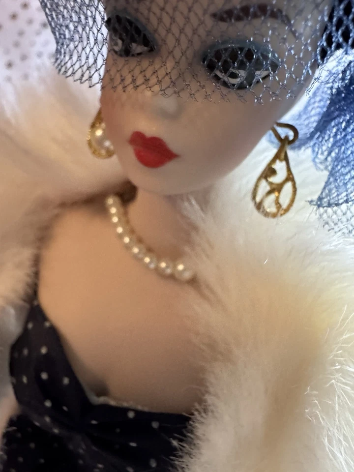 Barbie Gay Parisienne 1991 porcelana edición limitada con caja 07554 #1 nueva Foto 3 de 4