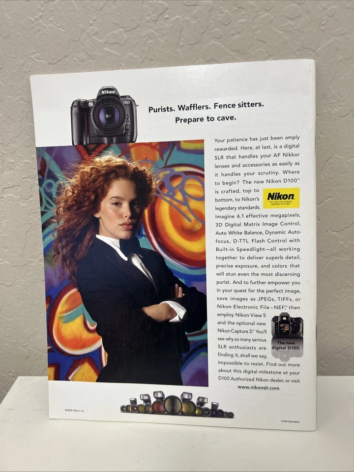 Folleto Nikon World Digital SLR Edición Especial 2002 Foto 2 de 3