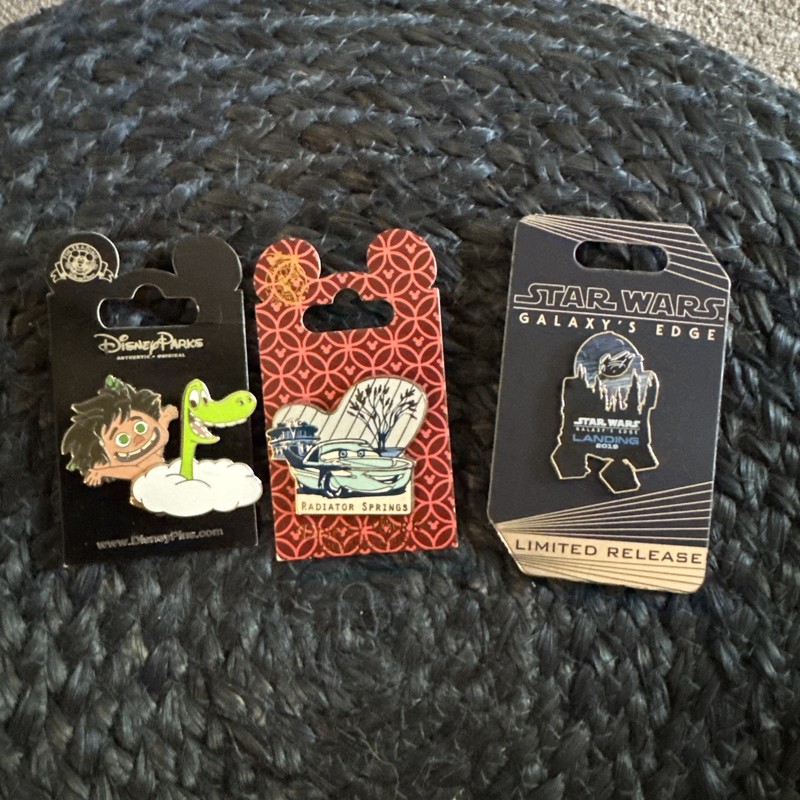 Disney Pin Lot  Good Dinosaur, sally, Star Wars Galaxy‘S Edge Limited Release ￼