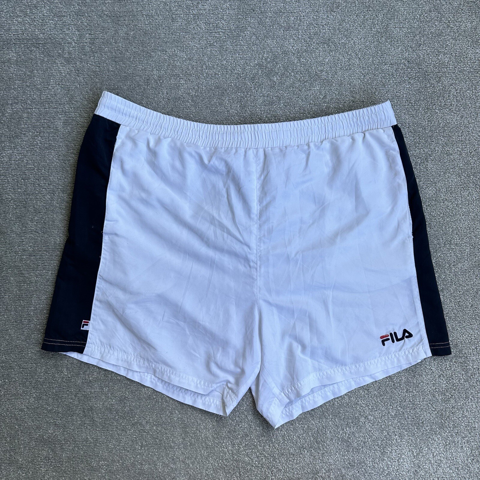 Costumi da bagno uomo FILA pantaloncini da bagno 2XL beach shorts logo retrò 8704 bianchi